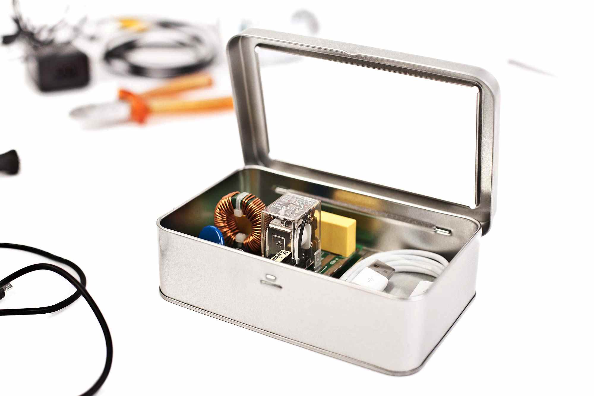 hinged tin case with window