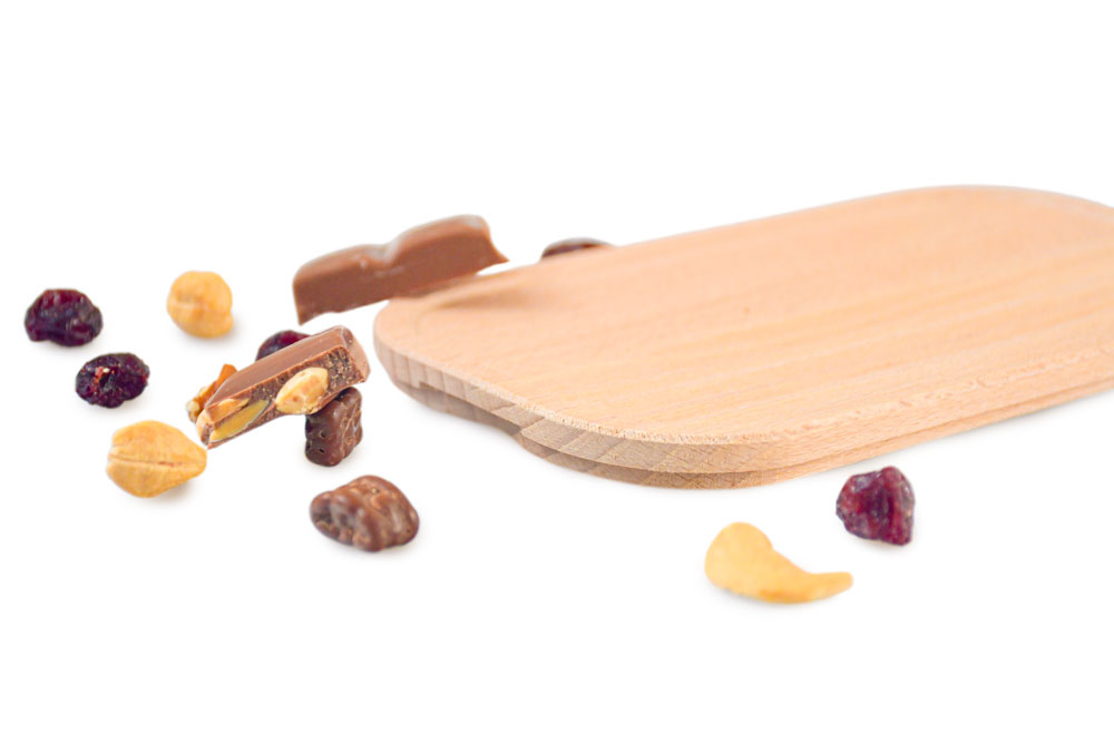 Beech lid for lunch box, decorated with nuts, chocolate, and dried fruit – sustainable replacement lid