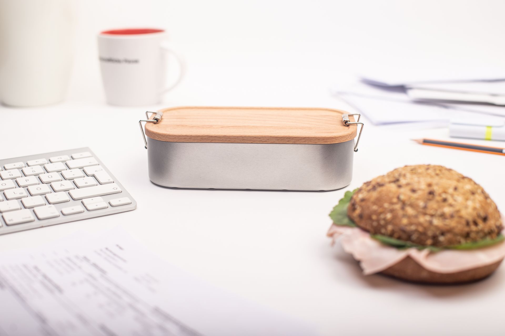 Lunchbox with beech lid