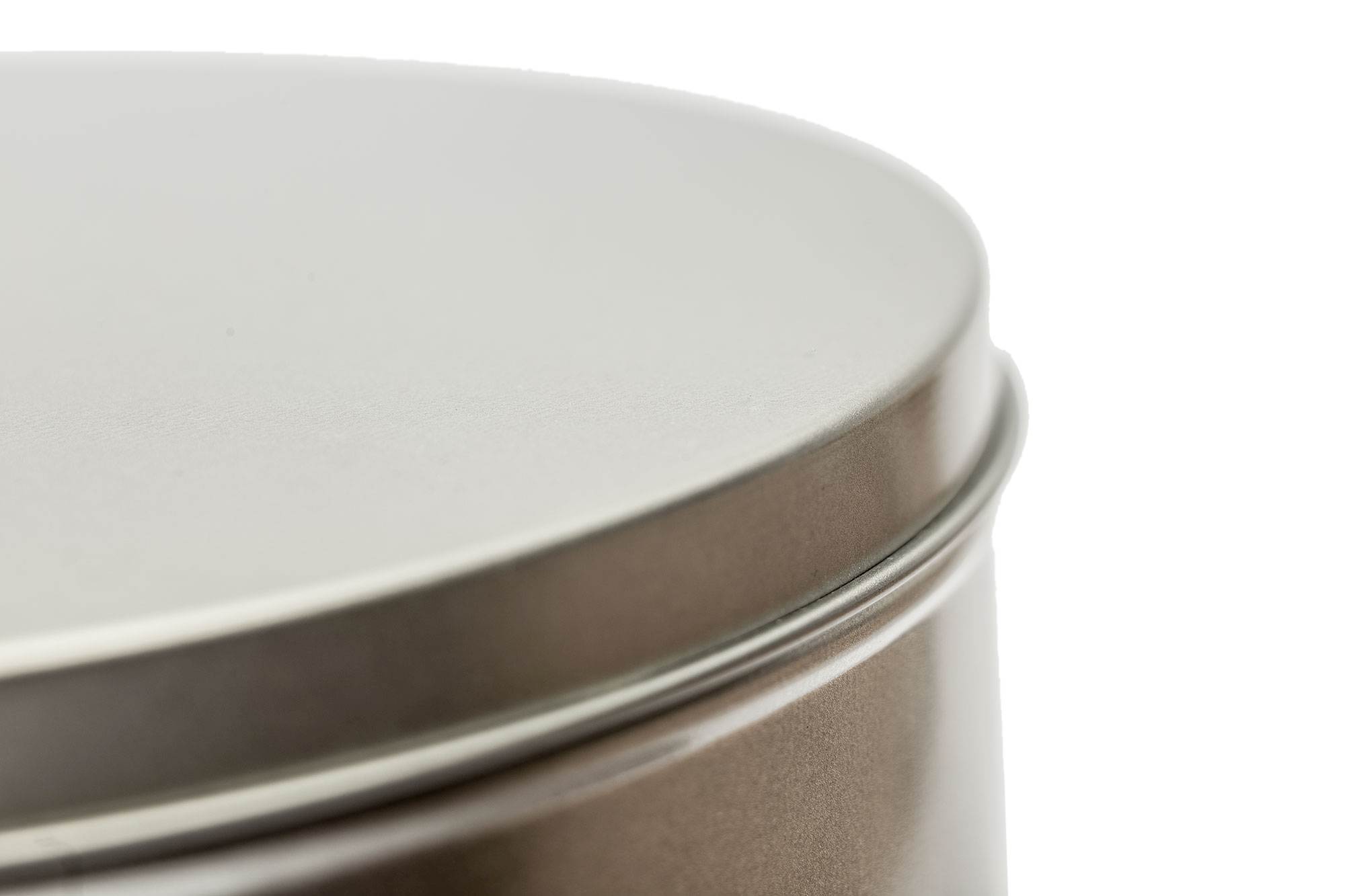 Round tin box
