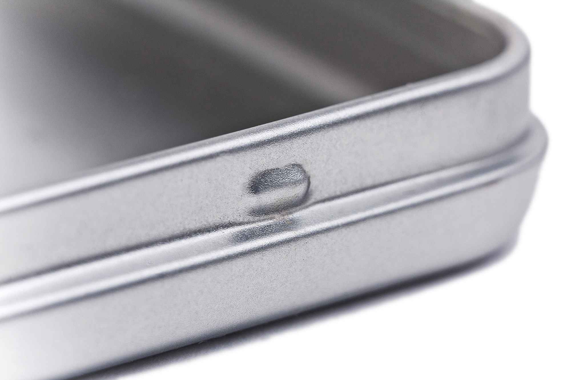 Rectangular tin box